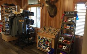 Rockerville Lodge & Cabins